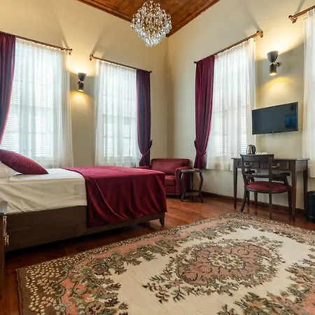 Giges King Boutique *