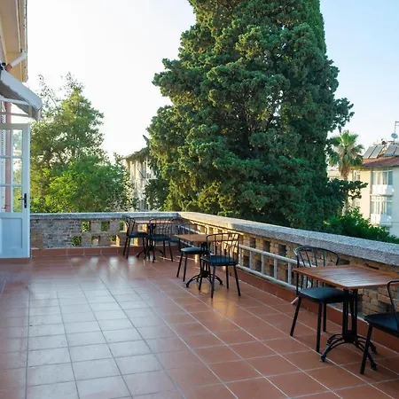 Giges King Boutique Hotel *