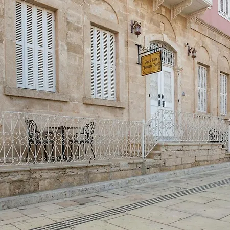 Giges King Boutique Hotell *