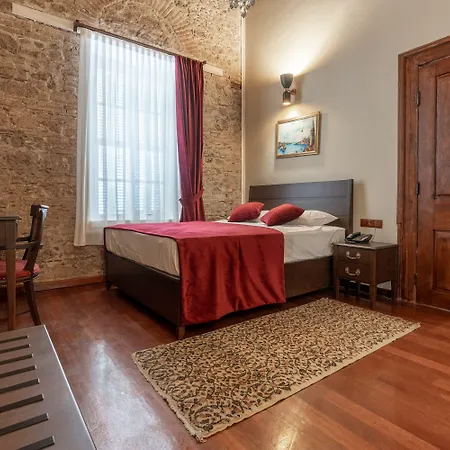 Giges King Boutique Hotell *