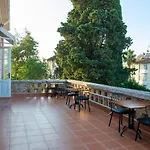 Giges King Boutique Hotel *