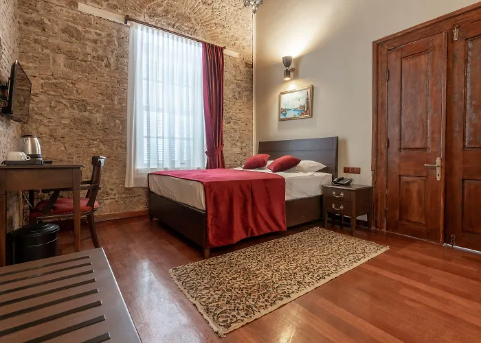 Giges King Boutique Hotel *